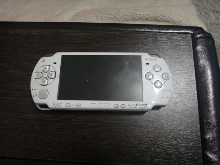 Psp игры прошивки. Svr2008 PSP. PSP 2008 прозрачный корпус. Прошивка PSP 2008. PSP Кастомная.